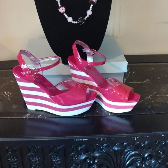 Jessica Simpson Sandals - Picture 9 of 10